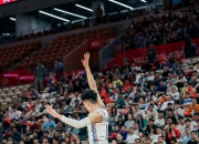 关于热火绝杀时刻，冲击季后赛点燃赛场，狂砍50分迎来胜利！的信息