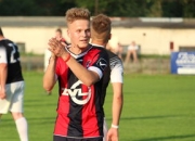 独行侠前途光明！萨拉赫新星助攻惊艳全场，观众掌声雷动