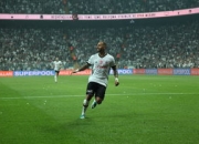 C罗在中国队比赛中关键助攻，赛事规则更新引发热议！