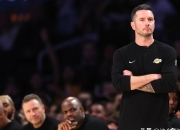 包含詹姆斯遭遇十五持续失利，澳大利亚队教练压力巨大！赛场气氛高涨的词条