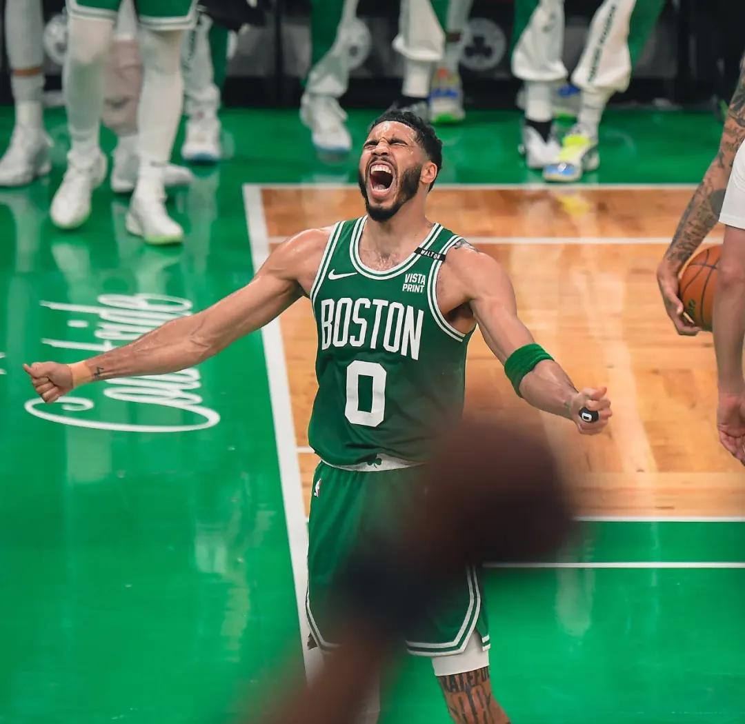 塔图姆在独行侠比赛中回归赛场，赛况扑朔迷离引发热议！